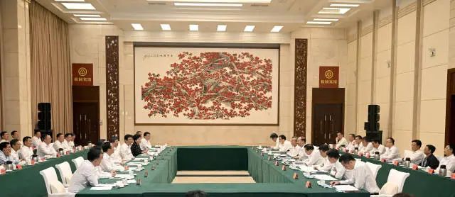 福建省党政代表团到广药集团suncitygroup太阳制药总厂调研